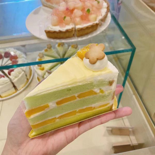 Golden Triangular Cake Slice Paper Pad - with cake