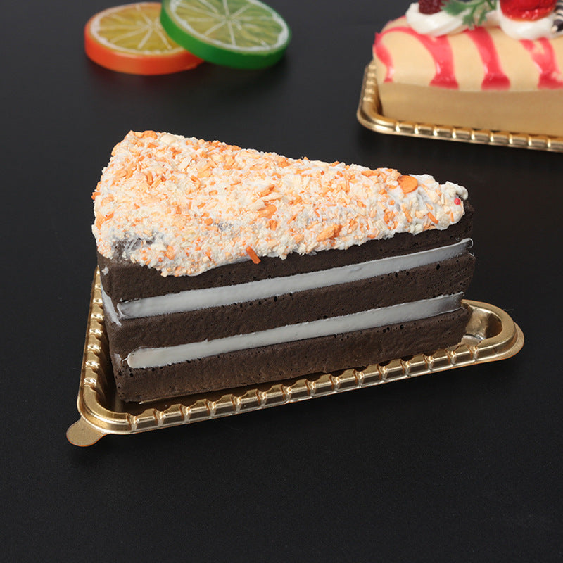 B003 | 4.33x2.56" Plastic Golden Triangular Cake Board - With Cake